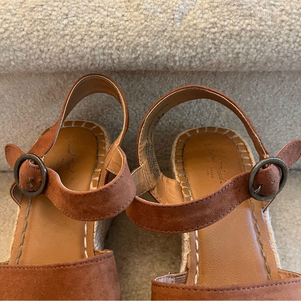 Universal Thread Women’s Tan Platform Sandals In … - image 5
